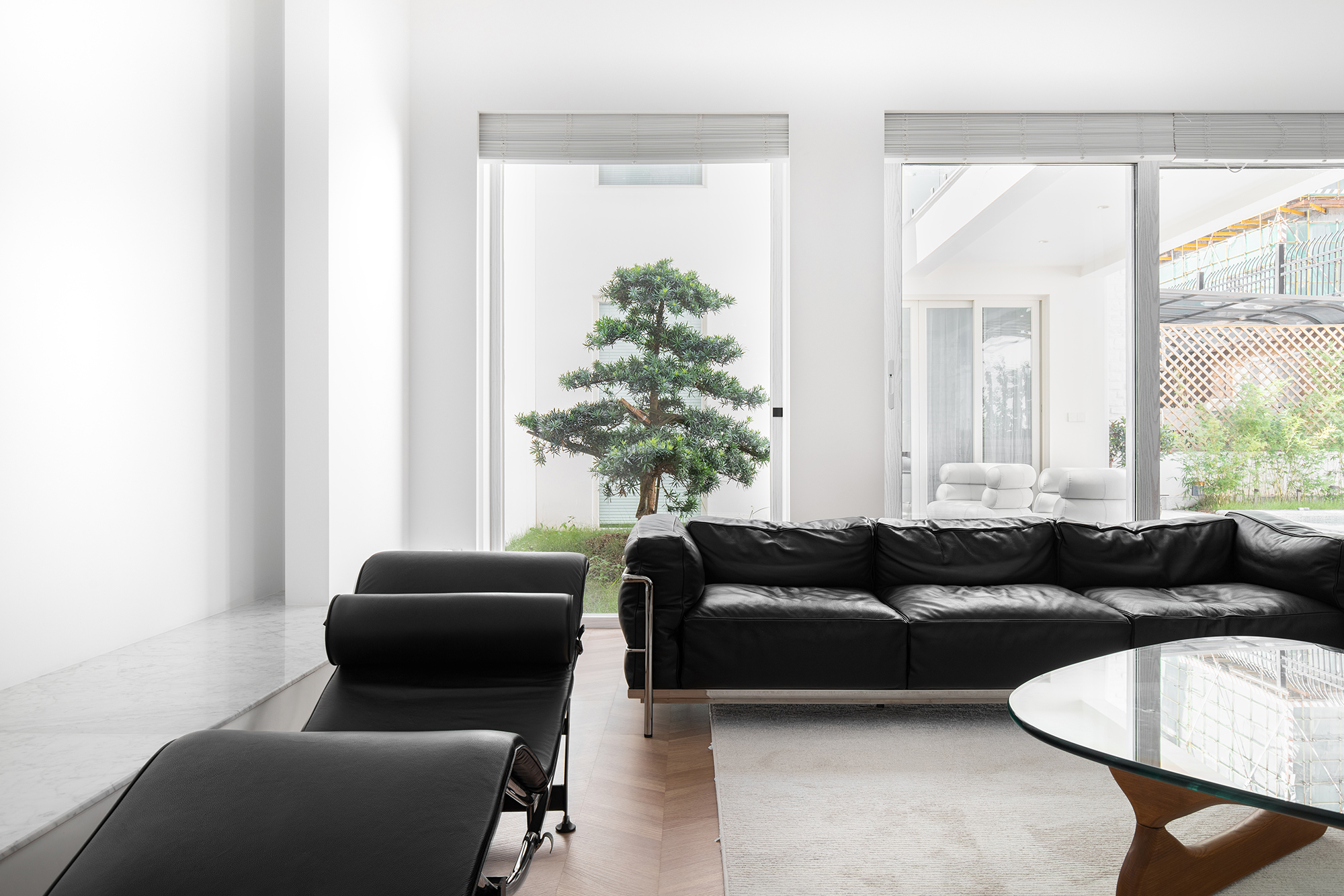 124㎡ | 打造專屬攝影師的藝術(shù)極簡家園