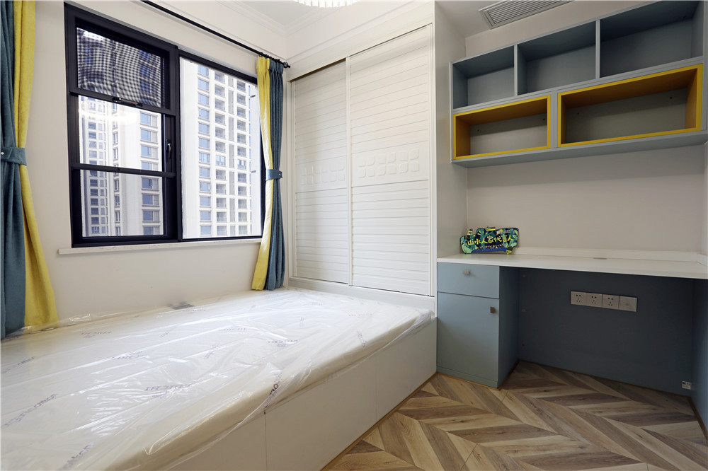 南寧云星創(chuàng)客園127平米美式風格案例效果圖